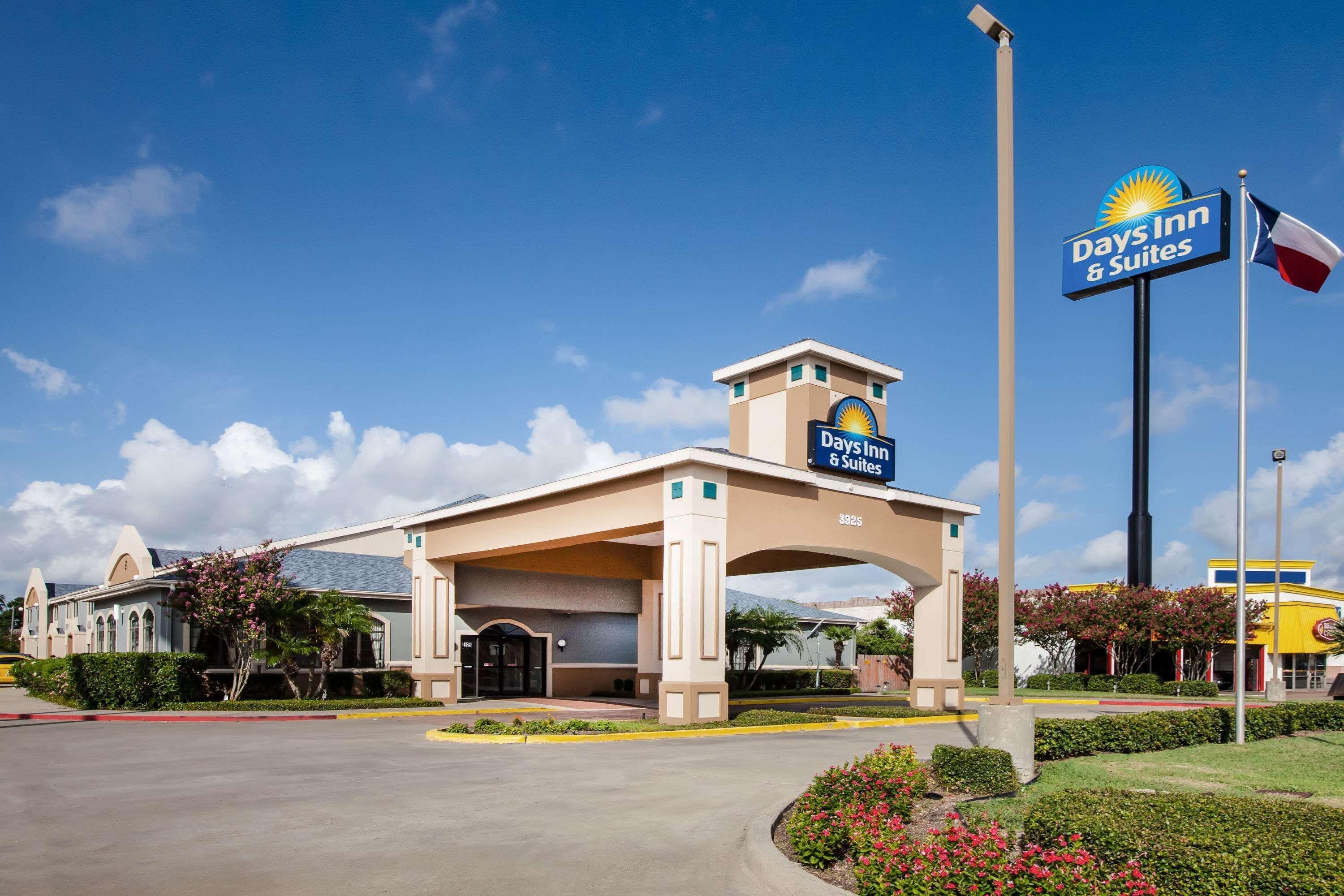 Days Inn & Suites By Wyndham Corpus Christi Central Exteriör bild
