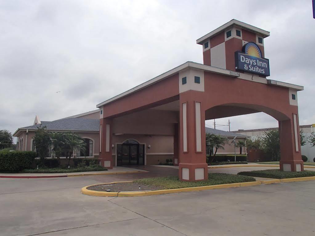 Days Inn & Suites By Wyndham Corpus Christi Central Exteriör bild